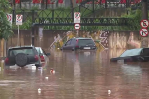 Chuva volta a causar alagamentos em Franco da Rocha e Caieiras, na Grande São Paulo