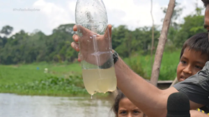 ‘A gente fica dodói da barriga’, diz criança indígena sobre ter que beber água suja após seca no AM