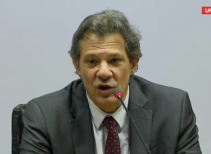 Haddad desvia de pergunta sobre meta de zerar déficit, mas diz que não há ‘descompromisso’ de Lula