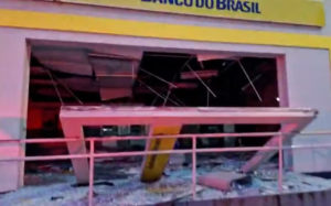 Agência bancária destruída após tentativa de assalto em Rosário, no MA