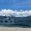 Maior navio de guerra da América Latina chega a Rio Grande para ajudar população do RS