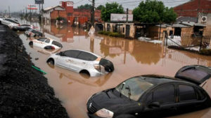 O que vai acontecer com os carros destruídos pela enchente?