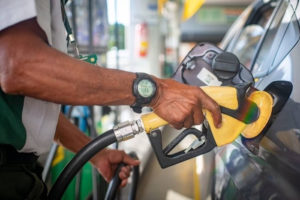 IPCA-15: inflação de maio avança 0,44% puxada pela gasolina, diz IBGE