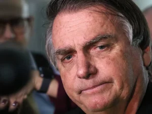 Após receber Pix de R$ 17 milhões, Bolsonaro mostra incômodo em pagar advogados
