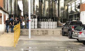 Cervejaria produziu 66 mil garrafas nos lotes em que amostras contaminadas foram encontradas
