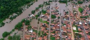 Rios baixam o nível da água e famílias retornam para casa em Marabá