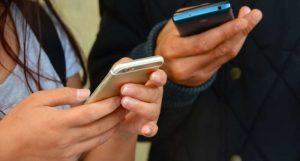 WhatsApp limita encaminhamento de mensagem para só um contato por vez