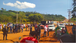 Empresários fazem protesto contra fechamento do comércio em Canaã dos Carajás