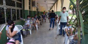 Covid-19: Pacientes passam por triagem ainda do lado de fora no HMM