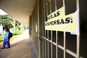 Contrato de escola sem aula presencial pode ser suspenso sem custos