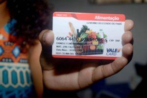 Pais de alunos protestam após supermercados recusarem vale alimentação no Pará