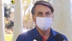 Bolsonaro sanciona lei que prioriza teste para profissional essencial