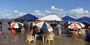 Primeiro dia de praia liberada tem movimento tímido em Marabá