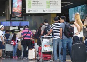 Brasil proíbe entrada de estrangeiros no país por 30 dias