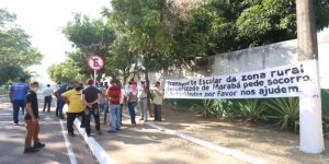 Sem renda, motoristas escolares da zona rural fazem manifestação