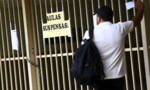 Com vetos, Bolsonaro sanciona MP que flexibiliza ano letivo