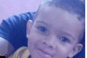 Homem mata filho de 3 anos a facadas e transmite crime para ex em chamada de vídeo