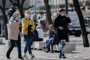 Europa retoma toques de recolher e lockdowns para conter covid-19