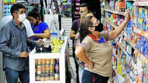 Comércio vai abrir 1,4 mil vagas para o Natal. Maior número da região Norte