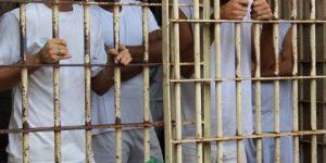 Defensoria pública pede ao STJ soltura coletiva de idosos presos