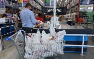Consumidor em Marabá está reticente com lei que proíbe sacolas