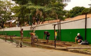 Com delay da Defesa Civil, famílias constroem os próprios barracos na Velha Marabá