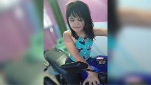 Manicure de Marabá pede ajuda para cirurgia de córnea da filha com down