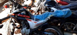 Motocicleta utilizada na execução de chapeiro é abandonada