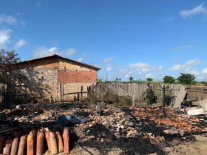 Homem teve corpo carbonizado e mulher foi cortada a faca no nordeste do Pará