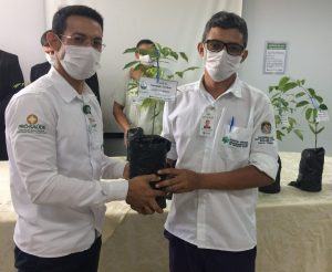 Hospital Regional planta horta sustentável na semana do meio do meio ambiente em Marabá