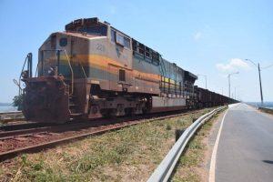 Homens tentam furtar combustível de trem de cargas, em Marabá