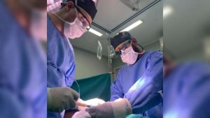 Cirurgia de aumento peniano tem fila de espera após cantor sertanejo fazer a operação