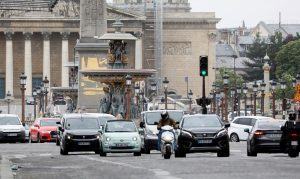 Paris limita velocidade de carros a 30 km/h
