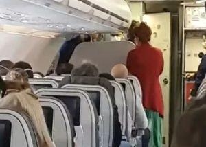 Passageiro se nega a usar máscara e piloto retorna com avião para expulsá-lo