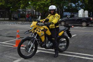 No Pará, agente do Detran é a primeira mulher motociclista batedor do Brasil