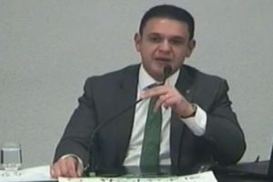 Deputado declara que exigência de passaporte da vacina é ‘ditadura nazista’