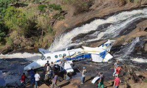Acidente com avião de Marília Mendonça tem pelo menos dois mortos