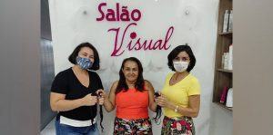 Salão de beleza ajuda mulheres vítimas do câncer de mama