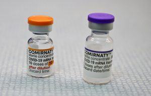 Vacina contra Covid-19 em crianças: Pfizer diz não ter prazo de entrega e que está atuando junto ao governo