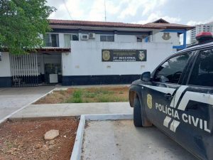 Mulher é ameaçada de morte, outra ferida com machado e a terceira trancada fora de casa