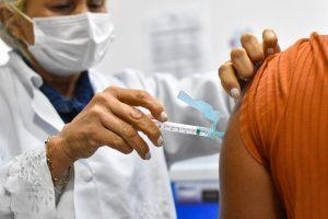 Após alta procura, estoque de vacinas contra gripe está praticamente zerado em Belém, diz prefeitura