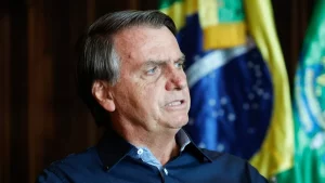 Bolsonaro nega ser antivacina e diz que “fez a coisa certa” na pandemia