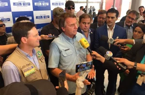 Bolsonaro diz que Petrobras ‘não colabora com nada’ e que poderia ‘ser privatizada hoje’