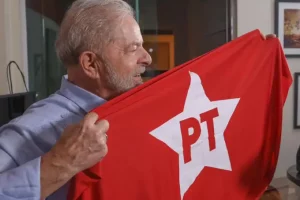 Lula diz que “Deus é petista” por colocar Gleisi Hoffmann na presidência do PT
