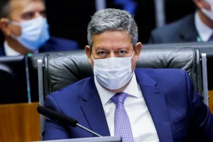 STF nega obrigar Lira a ter prazo para analisar pedidos de impeachment de Bolsonaro