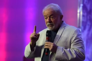 Assessor de Zelensky acusa “distorção da verdade” em fala de Lula à ‘Time’