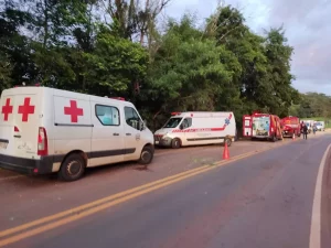 Oito pessoas morrem e 15 ficam feridas em acidente com ônibus escolar, em Marechal Cândido Rondon