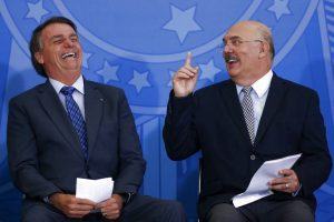 De ‘boto minha cara no fogo pelo Milton’ a ‘responda pelos atos dele’: as declarações de Bolsonaro antes e depois da prisão do ex-ministro da Educação