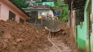 Chuvas em Pernambuco: bombeiros encerram buscas após encontrar corpo de última desaparecida; mortes vão a 128