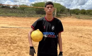 Após romper com agente, Luva de Pedreiro tem só R$7 mil, diz colunista